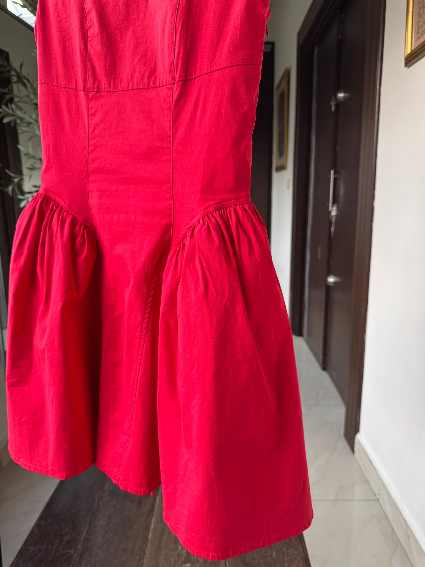 VESTIDO CARMESI