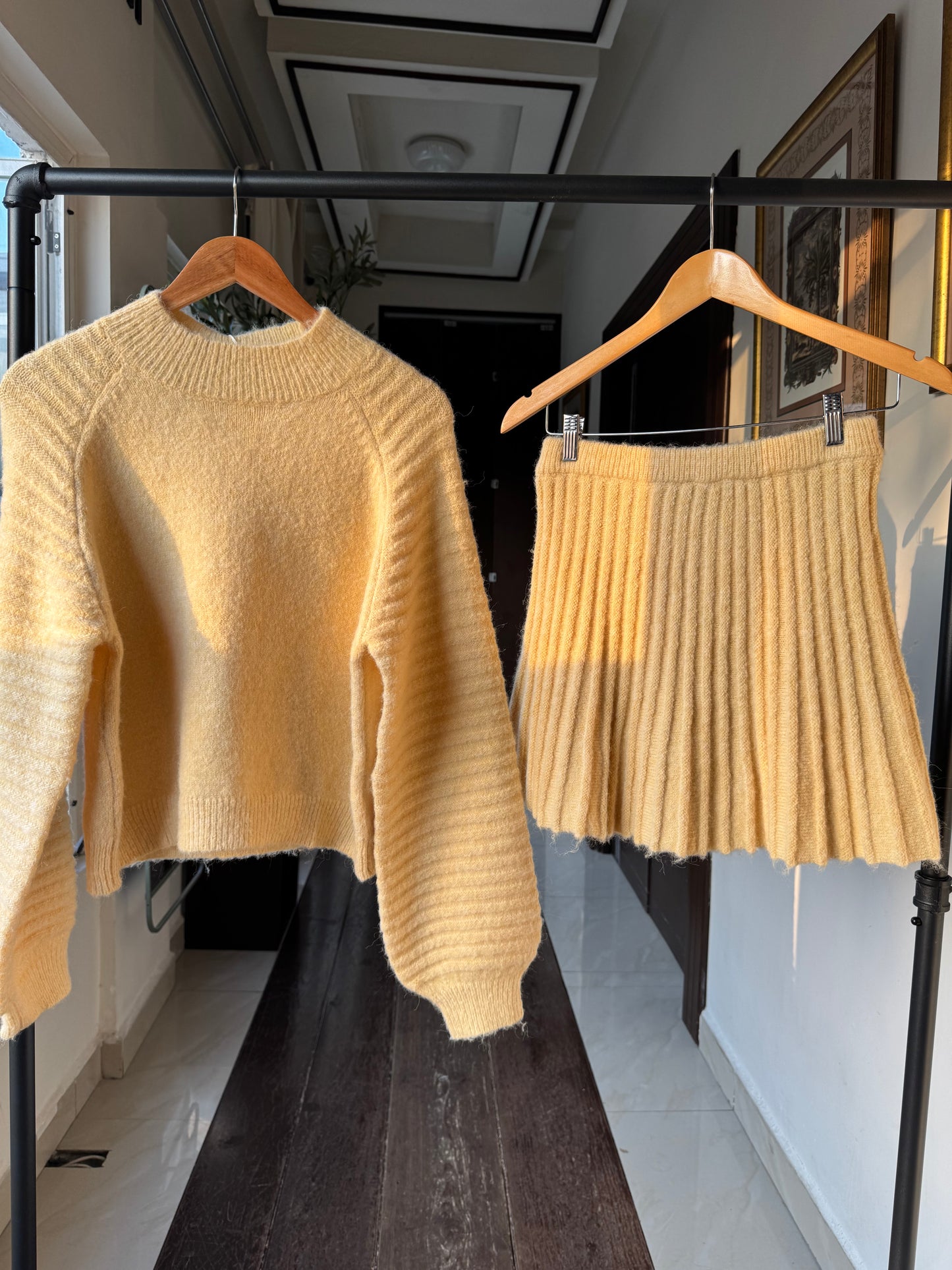 SET YELLOW