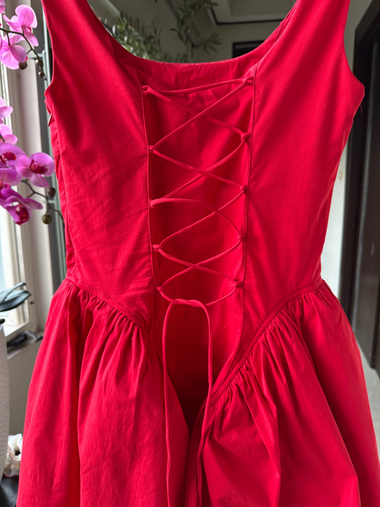 VESTIDO CARMESI