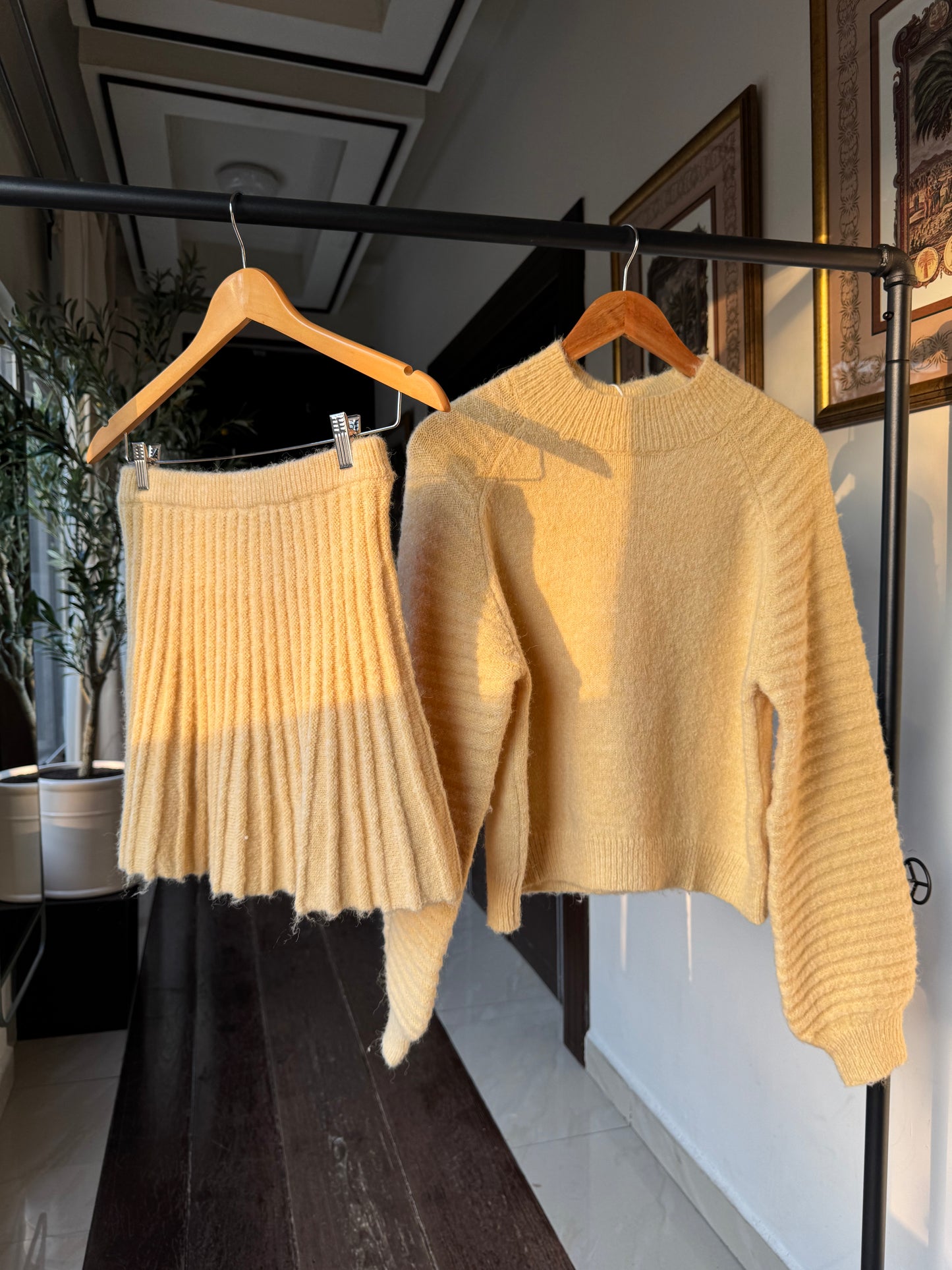 SET YELLOW