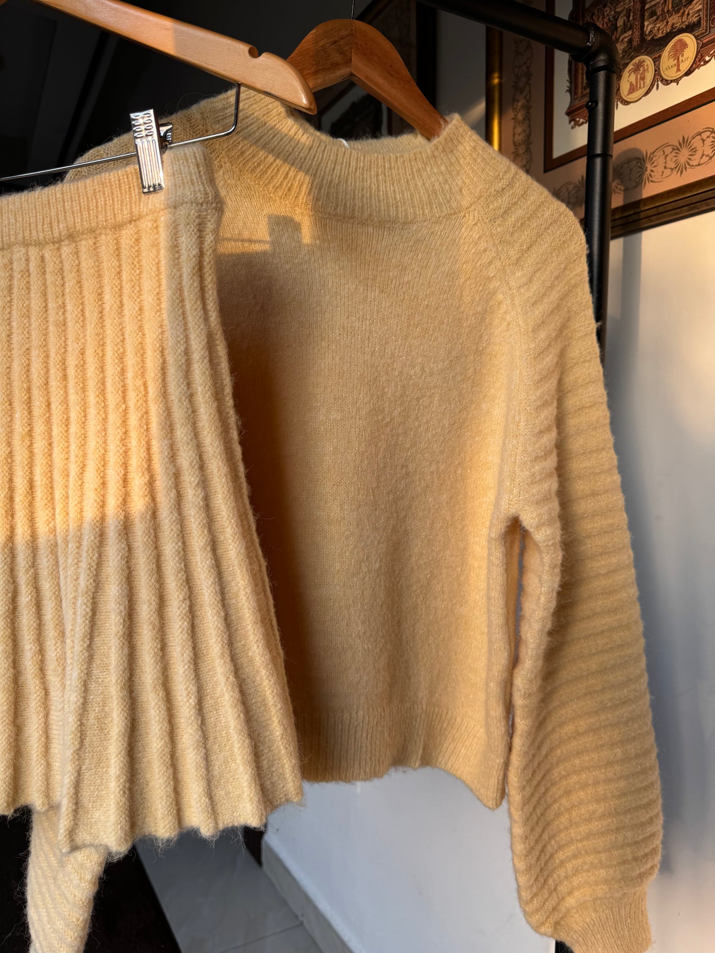 SET YELLOW